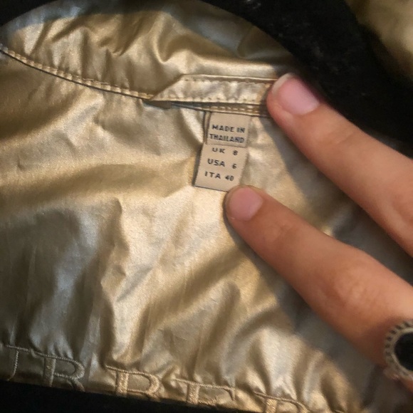 NWOT authentic Burberry trench coat - Picture 6 of 9